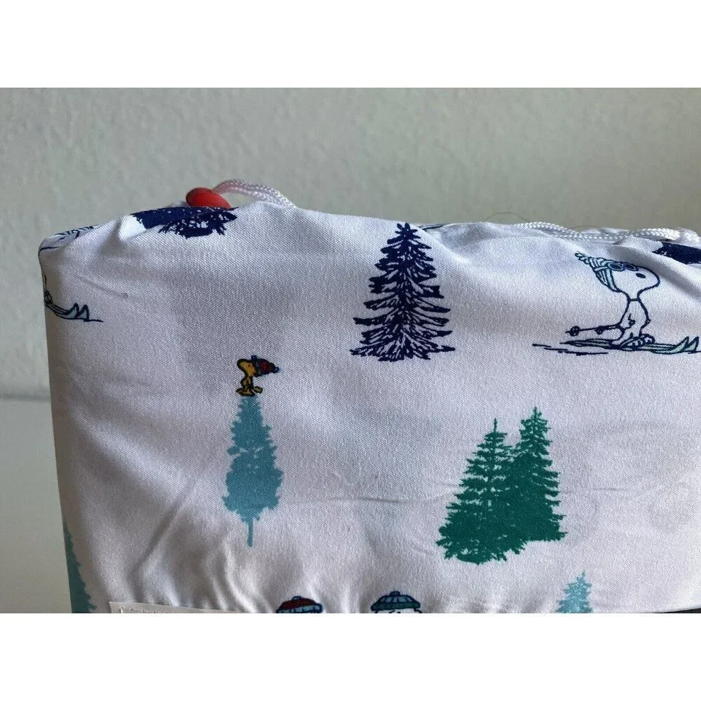 Peanuts Snoopy Charlie Brown Linus Skiing Holiday Christmas TWIN SIZE Sheet Set‎